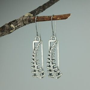 HAND CRAFTED Silver Fern Leaf Dangle Earrings Minimalist Nature Boho Rustic